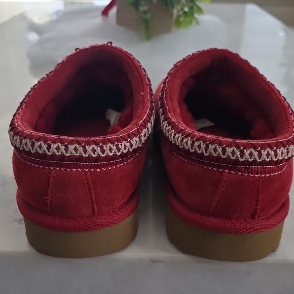 UGG Women's Crimson Suede Slippers - Picture 4 of 7